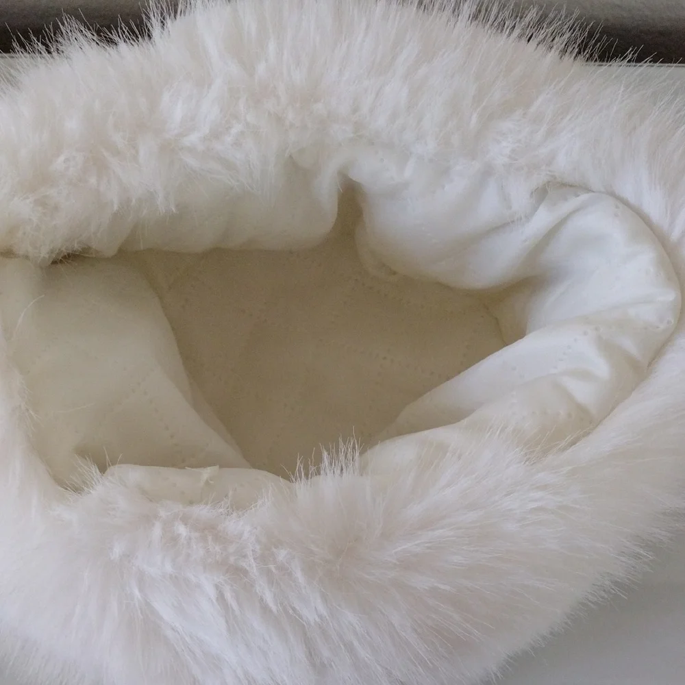 NWOT *White Faux Fur Bucket Hat - Picture 3 of 4